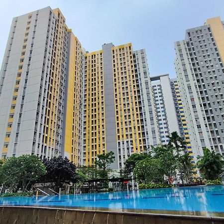 Springlake Summarecon Bekasi Apartement By Rna Bagian luar foto